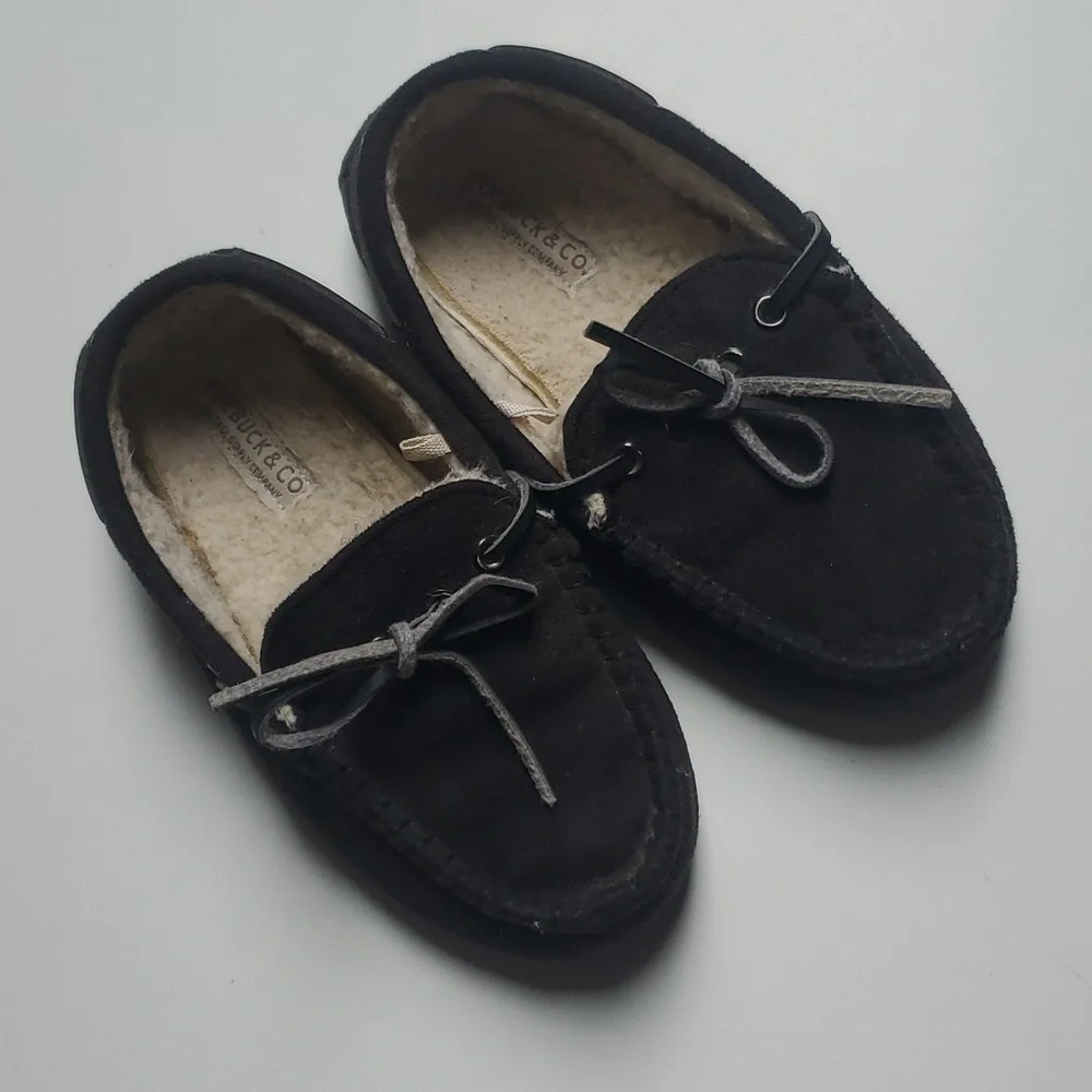 ROEBUCK & Co Black Moccasin Slippers-Kids S 11-12